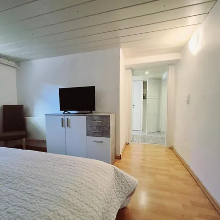 Untergeschoss, Kaelder, Basement In Ruhiger Wohngegend *