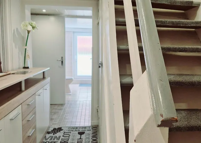 Apartment Untergeschoss, Kaelder, Basement In Ruhiger Wohngegend *